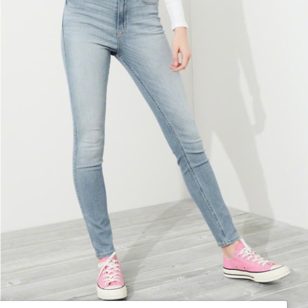 Hollister Light Blue Wash Skinny Jeans Denim in 2S